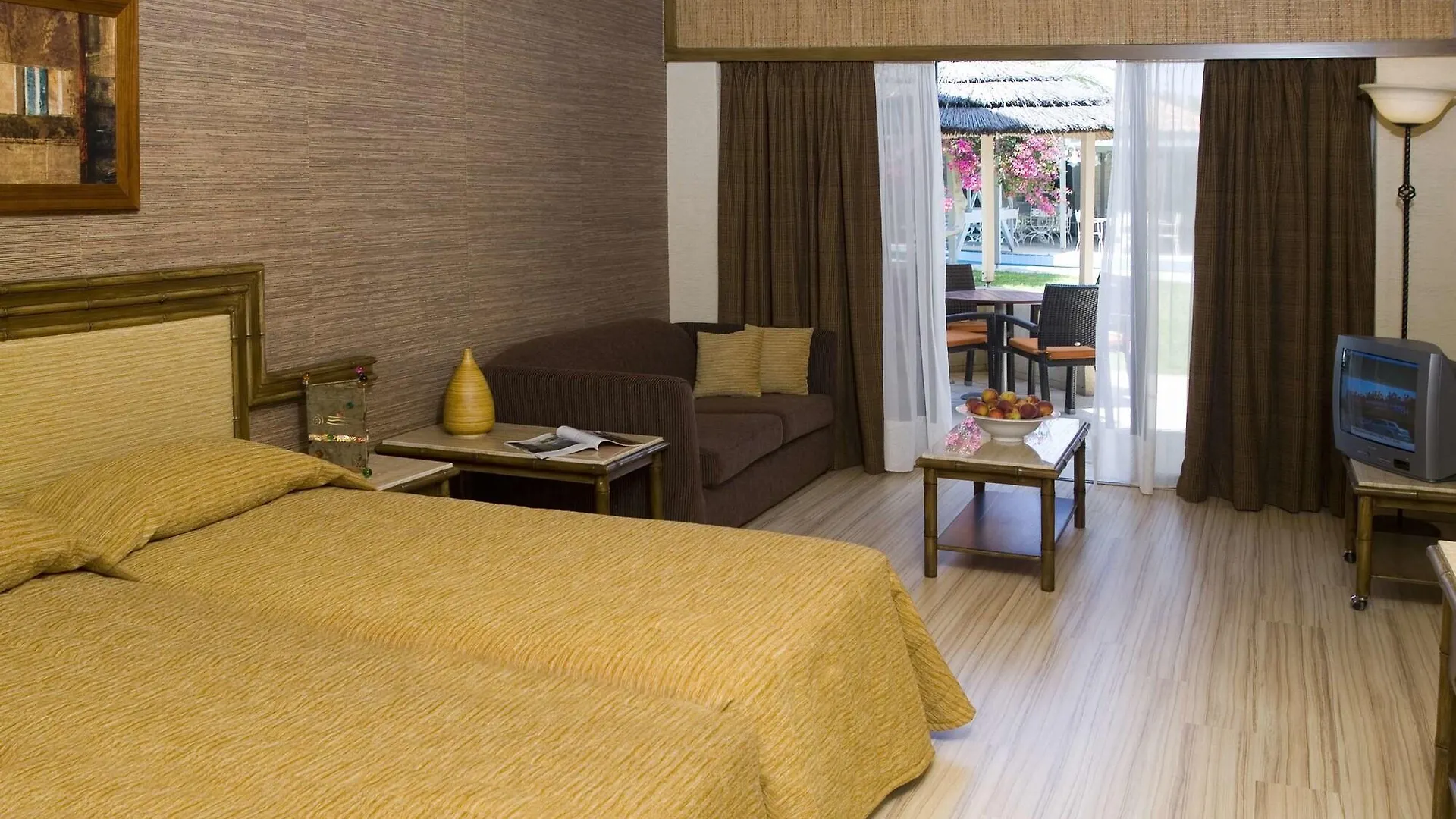 Palm Beach Hotel & Bungalows Larnaca 4*,