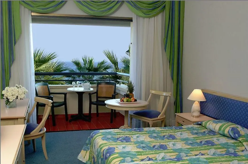 **** Resort Palm Beach Hotel & Bungalows Larnaca Cipro