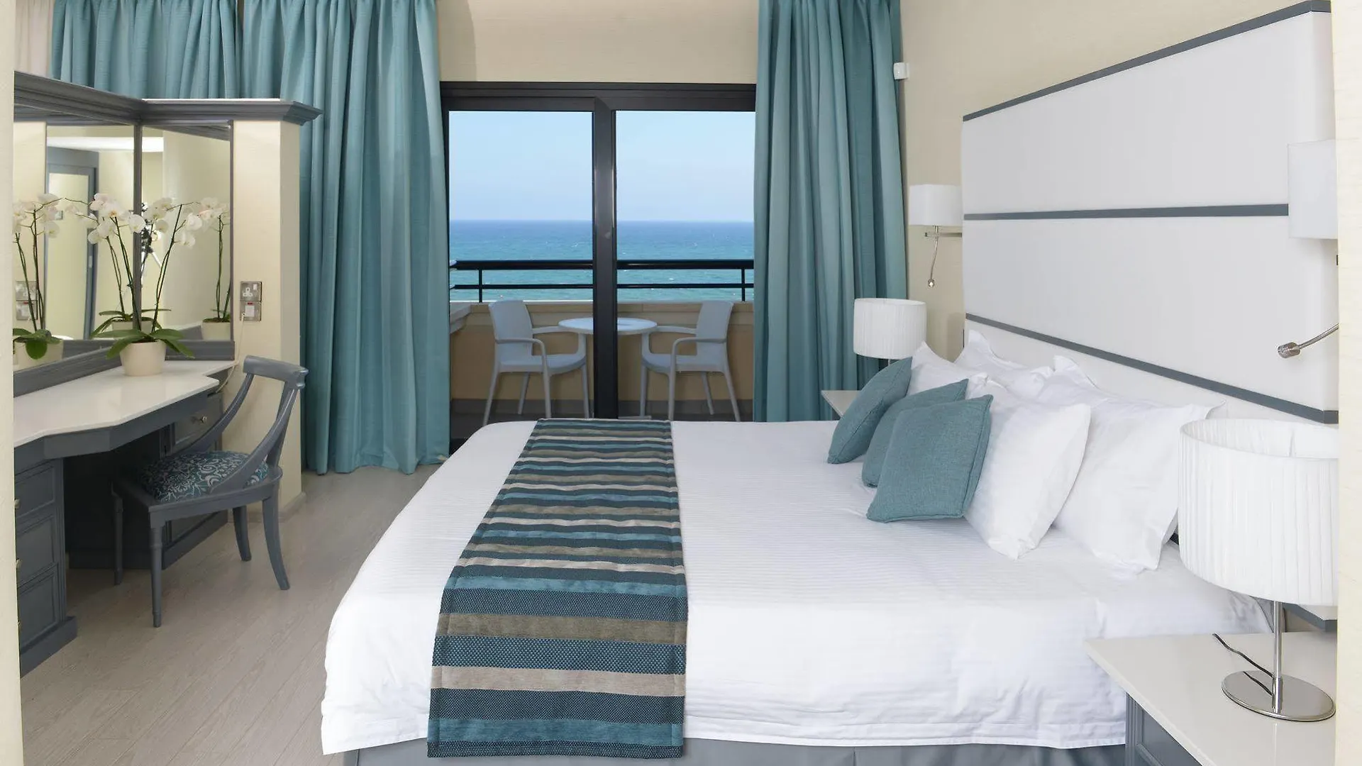 Palm Beach Hotel & Bungalows Larnaca 4*,  Cipro