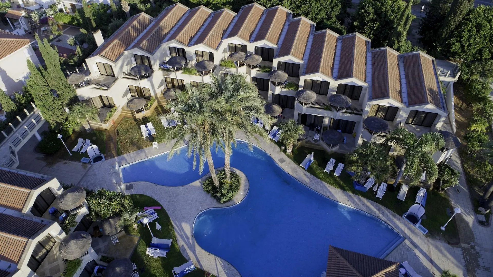 Palm Beach Hotel & Bungalows 라르나카