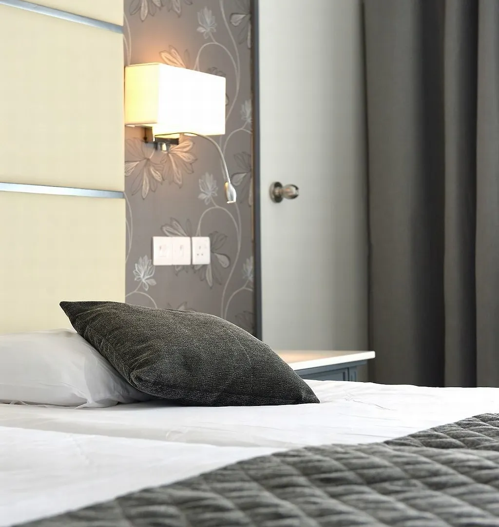 Palm Beach Hotel & Bungalows لارنكا