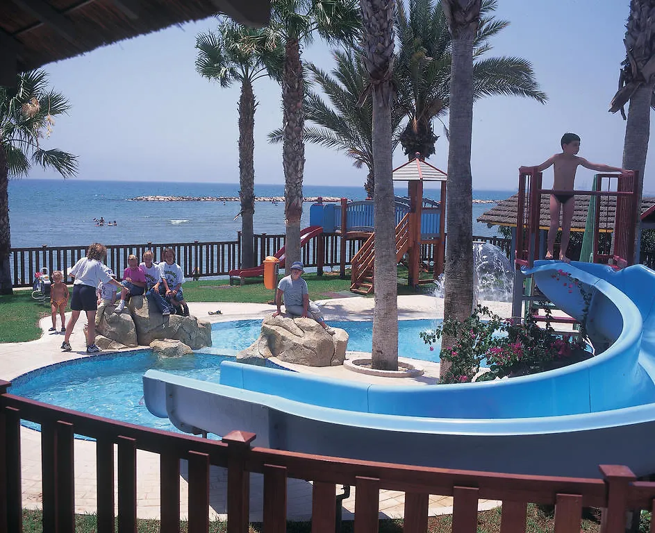 리조트 Palm Beach Hotel & Bungalows 라르나카