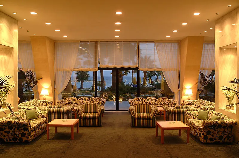 리조트 Palm Beach Hotel & Bungalows 라르나카