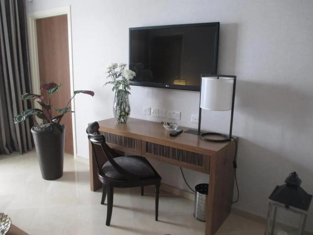 Palm Beach Hotel & Bungalows 라르나카 4*,  키프로스